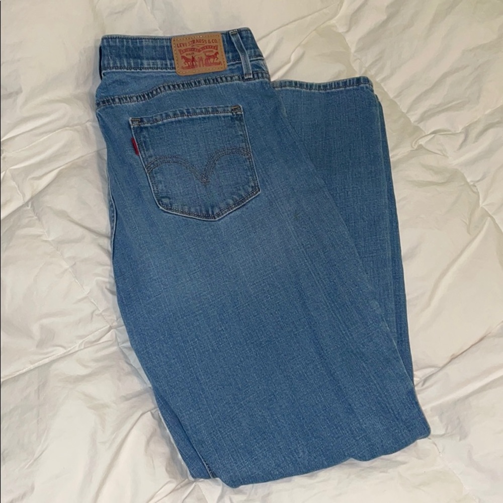 525 Perfect Waist Straight Jeans